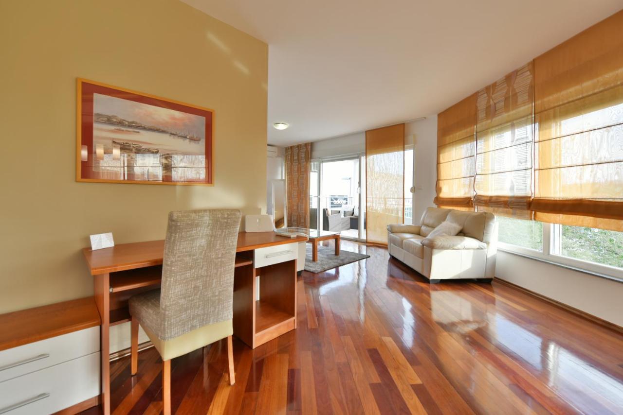 Majpruz Apartment